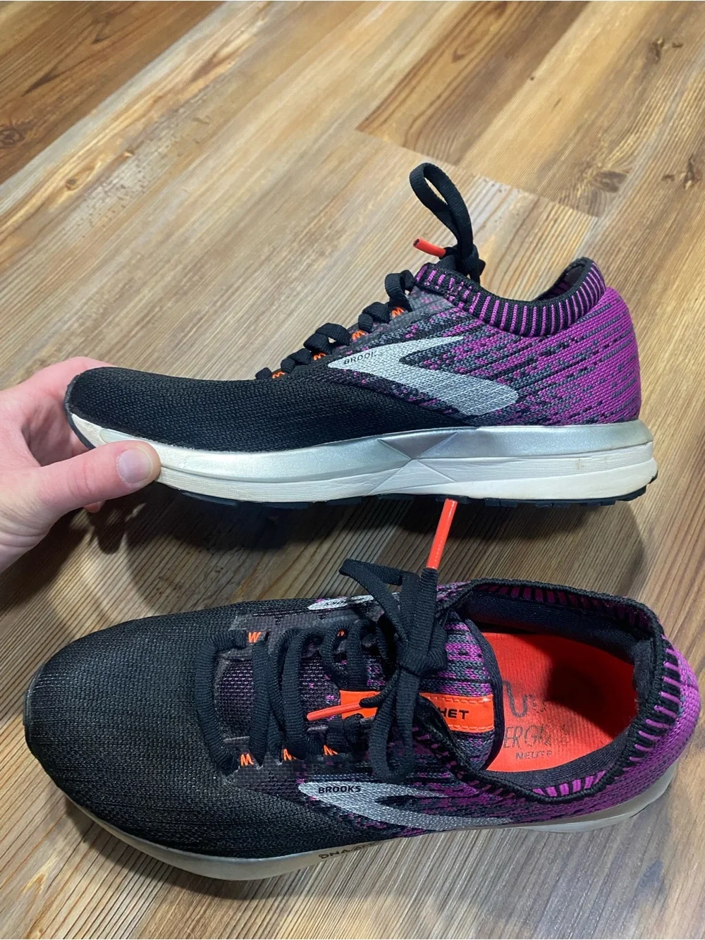 Brooks Ricochet Shoes - Picture 5 of 9